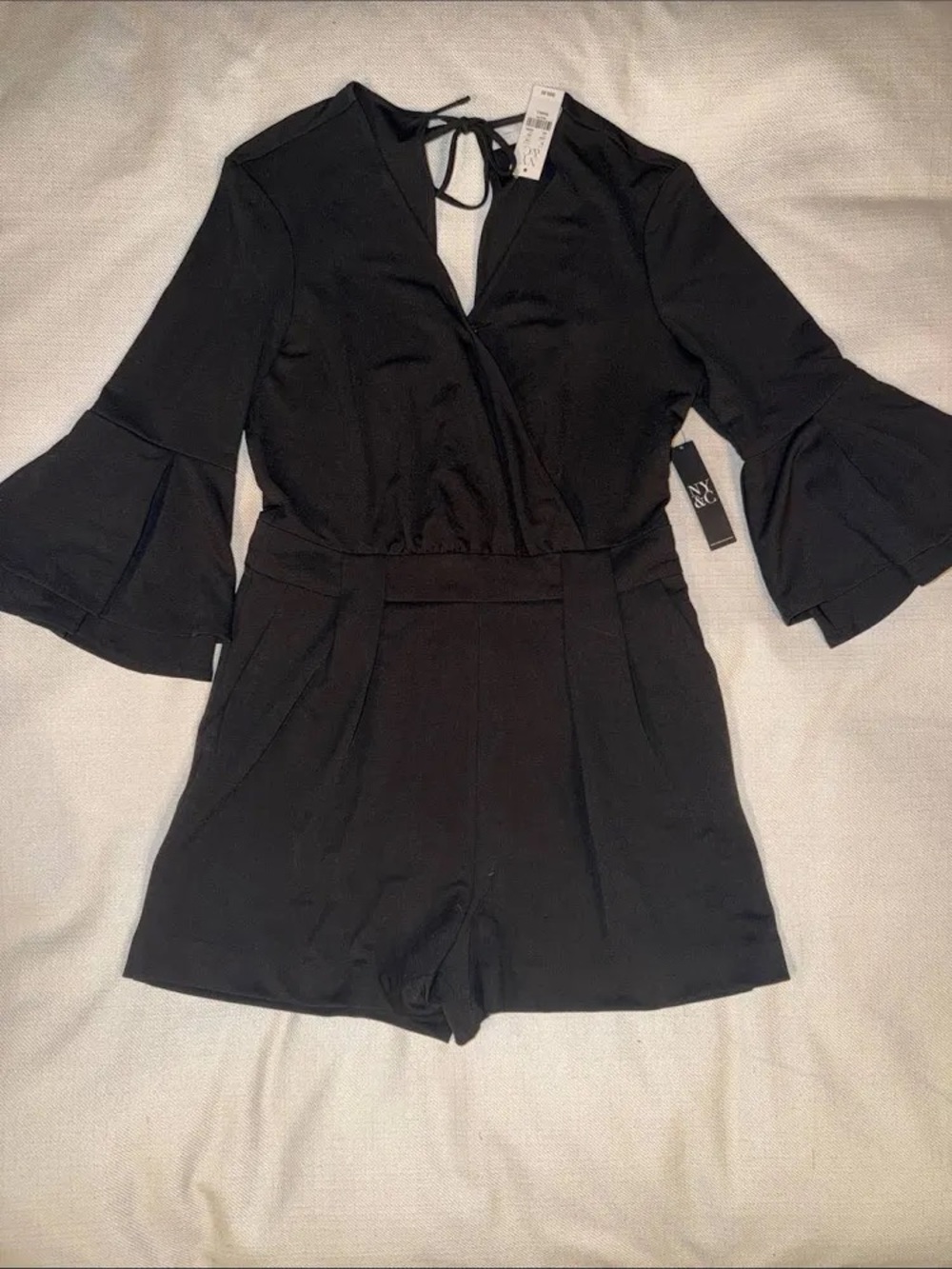 NWT New York & Co Stretch Black Suplice Ruffle Sleeve V-Neck Romper XS - Picture 3 of 4